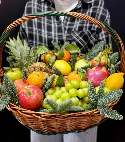 Корзина новогодняя с фруктами "Гармония вкуса"